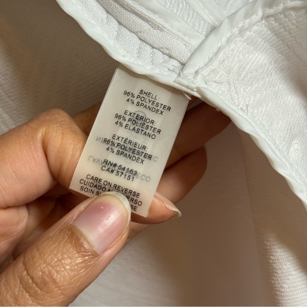 Calvin Klein Suits Women's White
Textured Open Front Blazer Jacket Size
2 - Picture 8 of 8